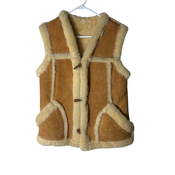 Vintage shearling unisex vest coat with pockets & toggle closure - Picture 1 of 14
